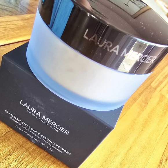 NEW! Laura Mercier Translucent Setting Powder In Translucent 29 g - Picture 1 of 8